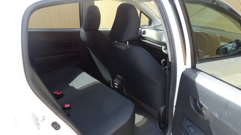 Toyota Yaris 1.3 Vvt-i Sr Grey #24