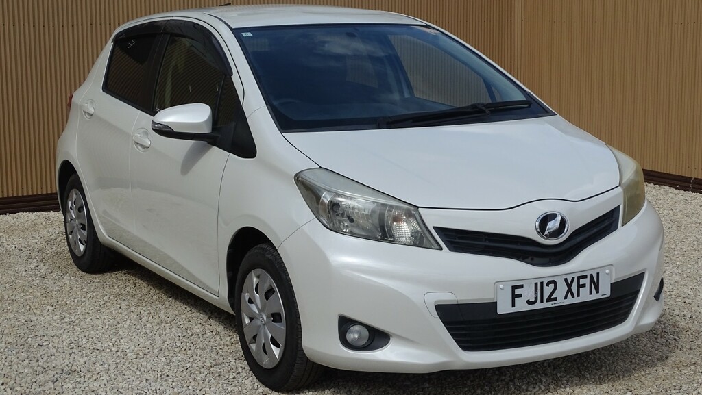 Toyota Yaris 1.3 Dual Vvt-i Icon White #3