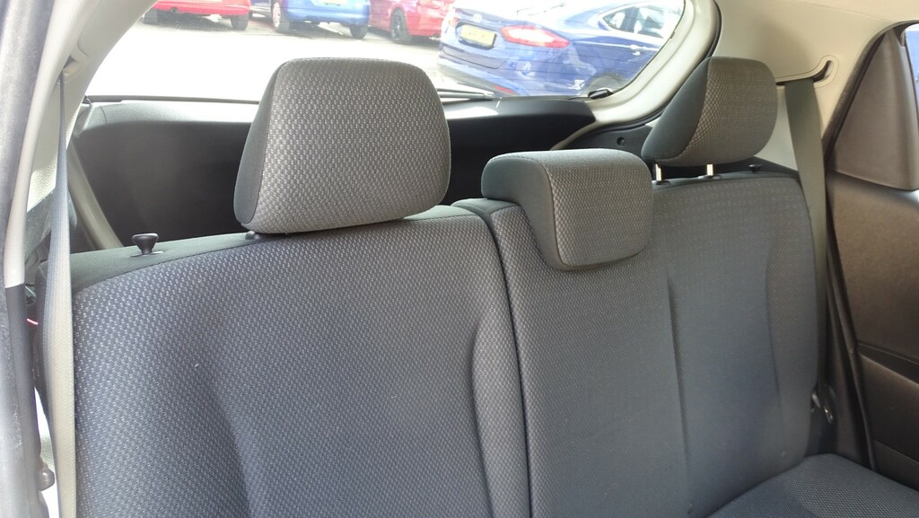Toyota Yaris 1.3 Vvt-i Sr Grey #25