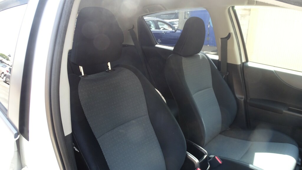 Toyota Yaris 1.3 Vvt-i Sr Grey #23
