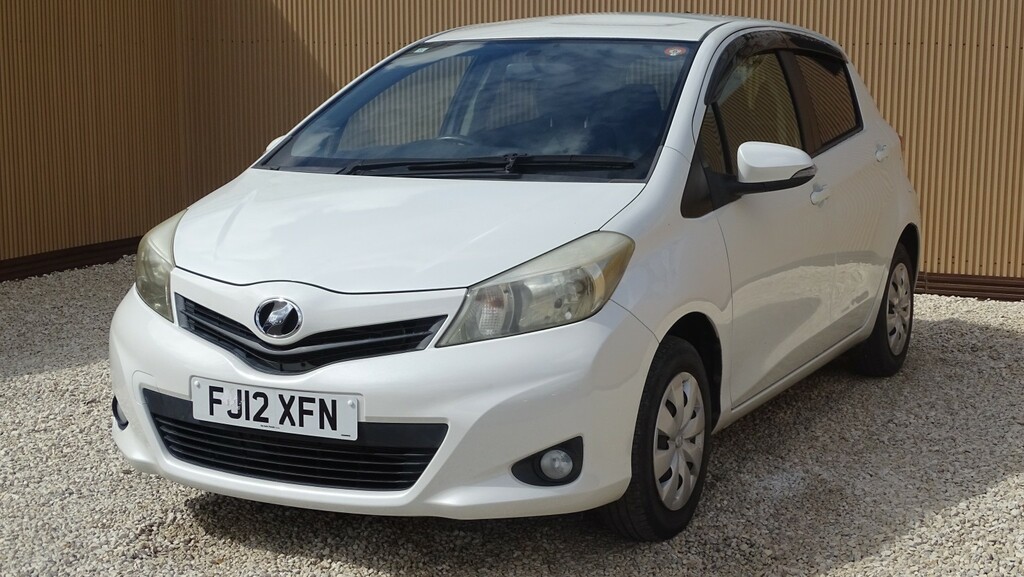 Toyota Yaris 1.3 Vvt-i Sr Grey #8