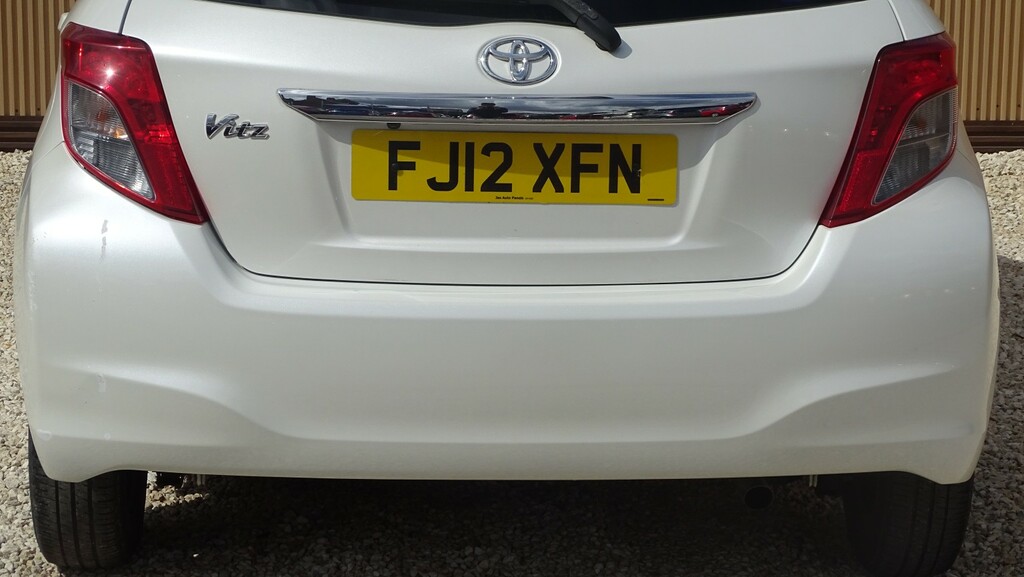 Toyota Yaris 1.3 Vvt-i Sr Grey #11