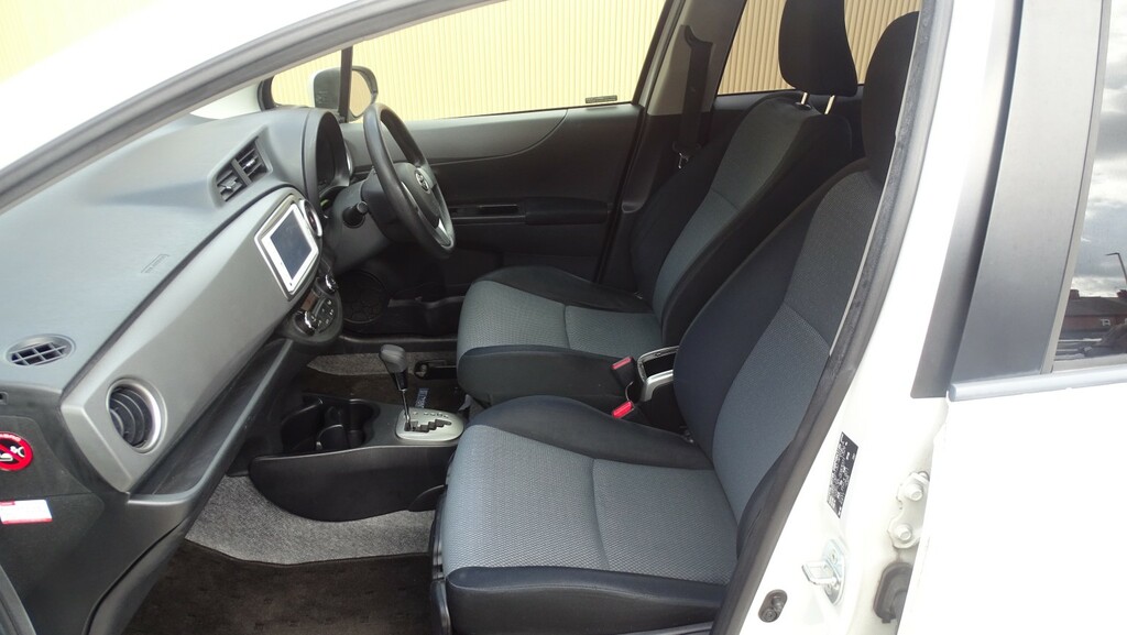 Toyota Yaris 1.3 Vvt-i Sr Grey #21