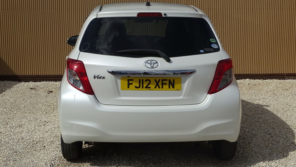 Toyota Yaris 1.3 Vvt-i Sr Grey #10