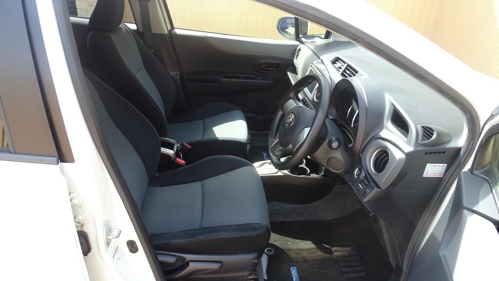 Toyota Yaris 1.3 Vvt-i Sr Grey #18