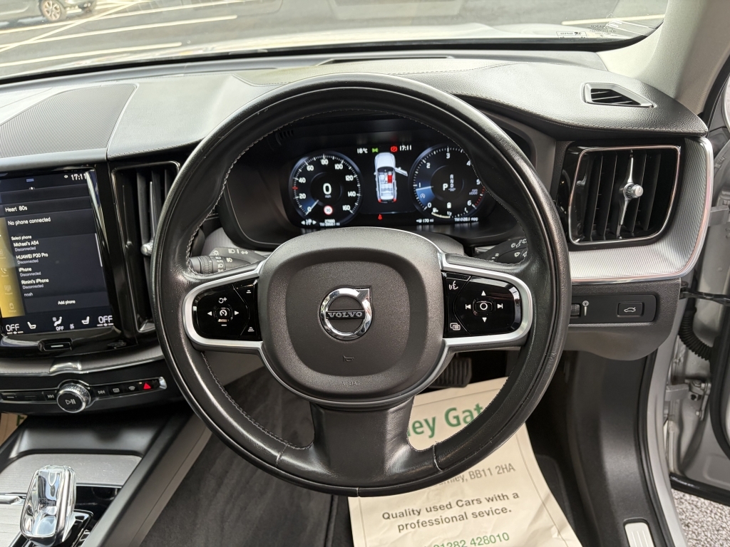 Volvo XC60 2.0 B5 Inscription Pro Awd Silver #2