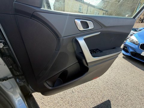 Kia Xceed 3 Grey #16