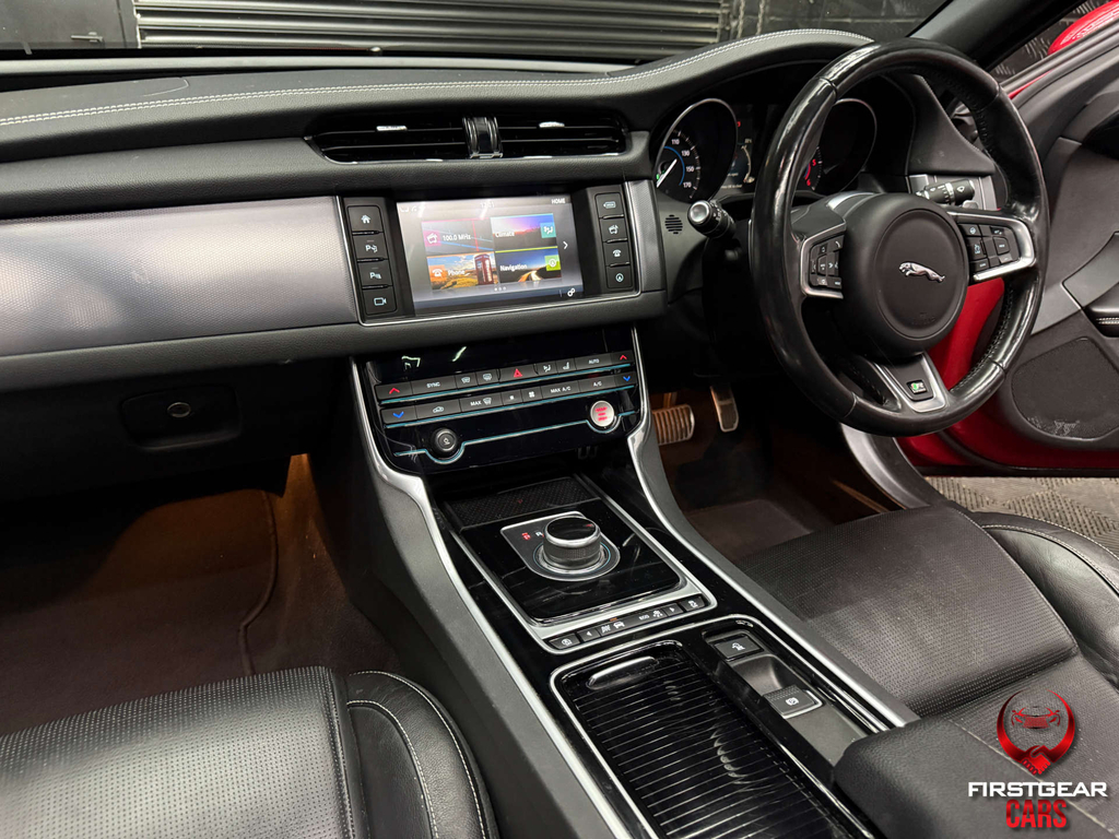 Jaguar XF R-sport Saloon Euro 6 Ss OU67XXN #2