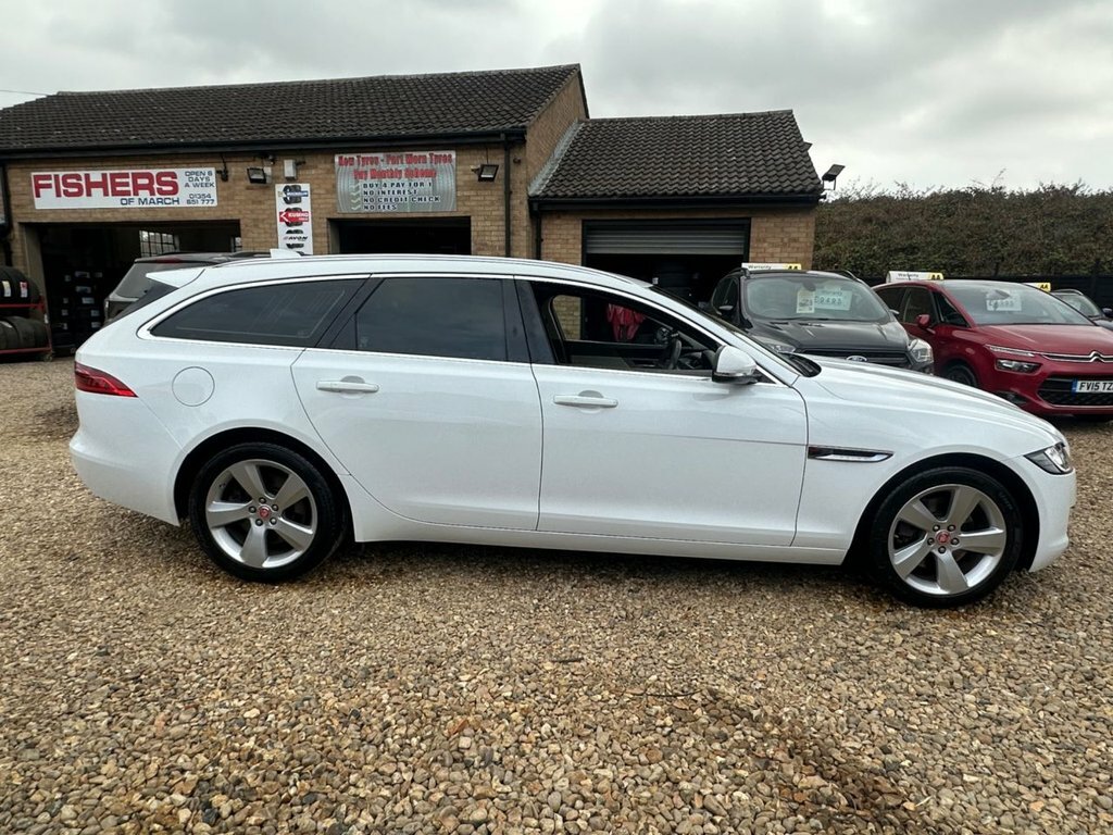 Jaguar XF 2L Portfolio White