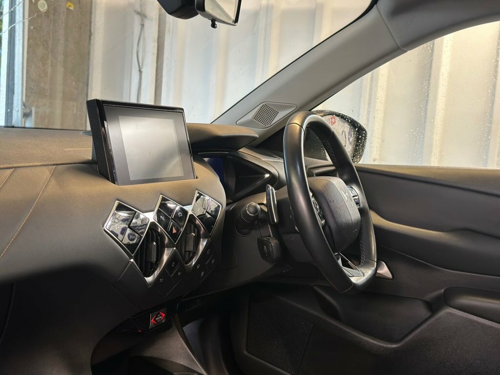 DS DS 3 Crossback 1.2L Prestige Grey #2