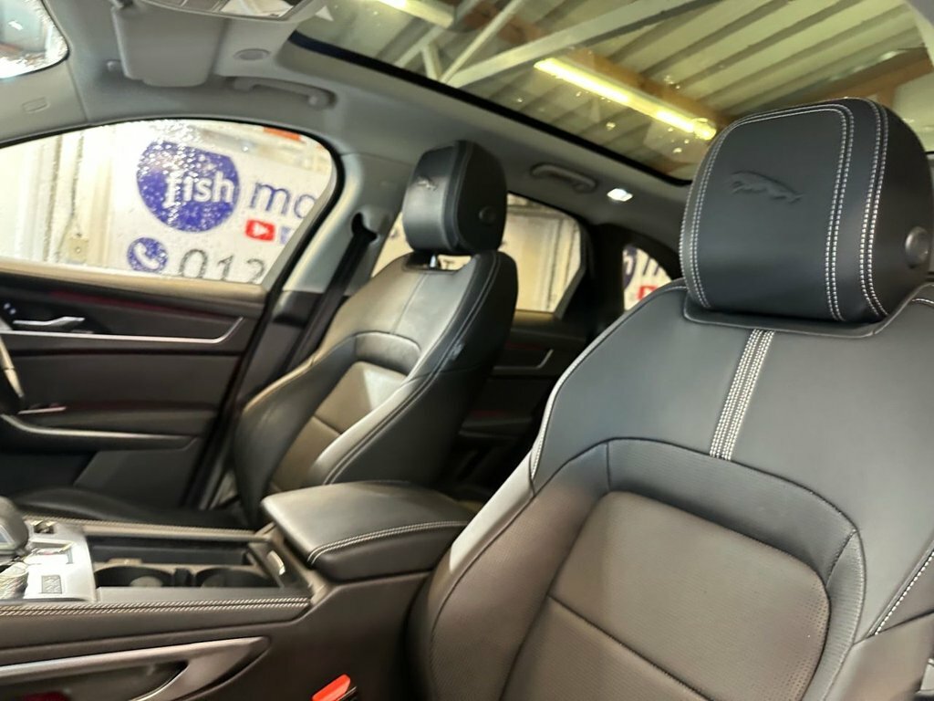 Jaguar F-Pace 2L R-dynamic Black GP23CRZ Red #4