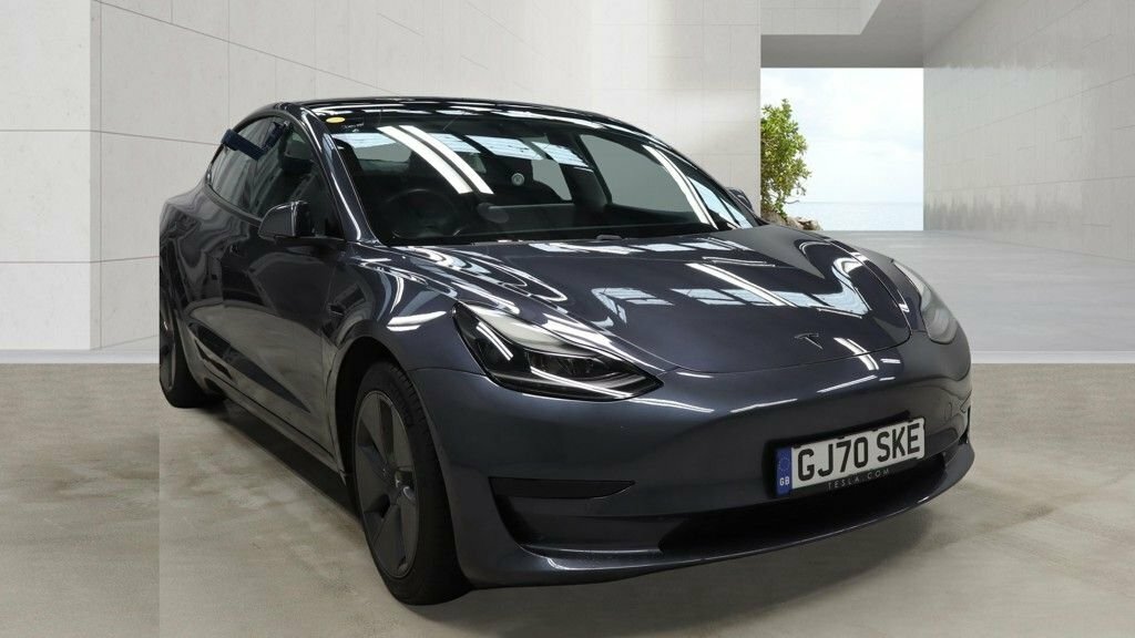 Tesla Model 3 Saloon GJ70SKE Grey