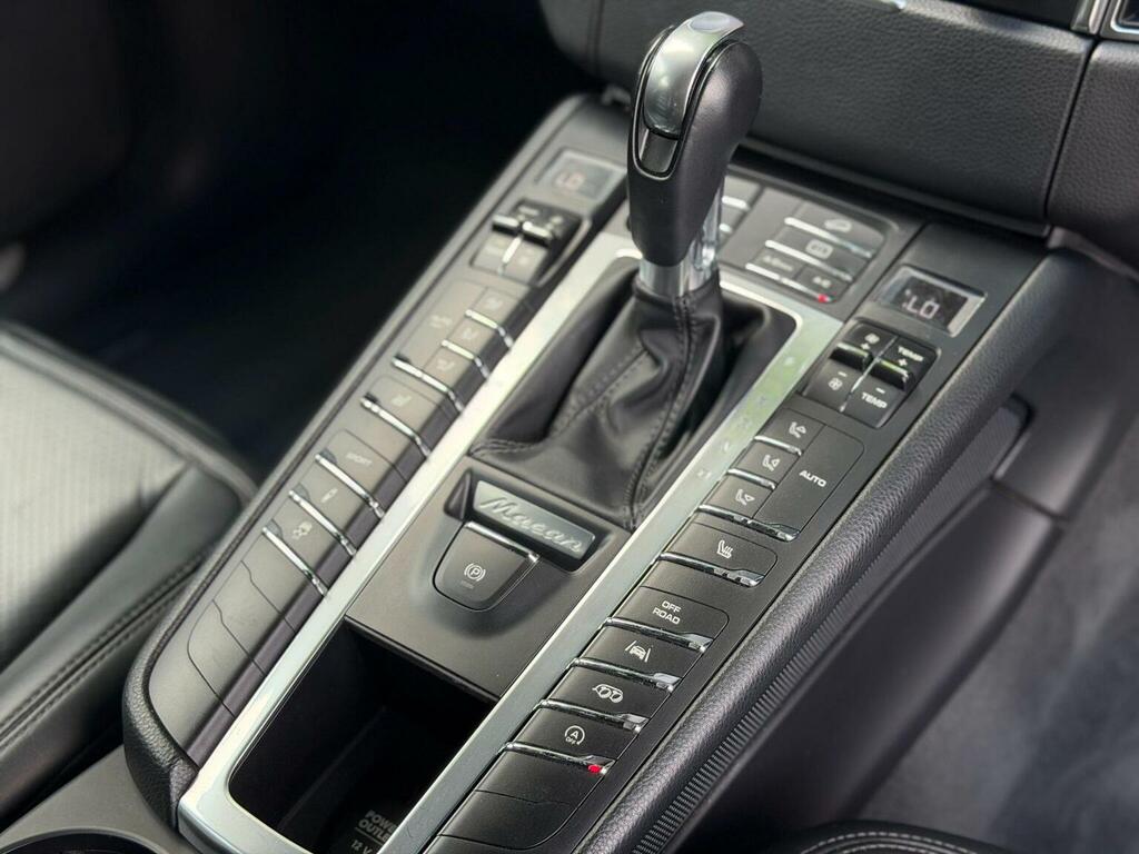 Porsche Macan Suv White #12