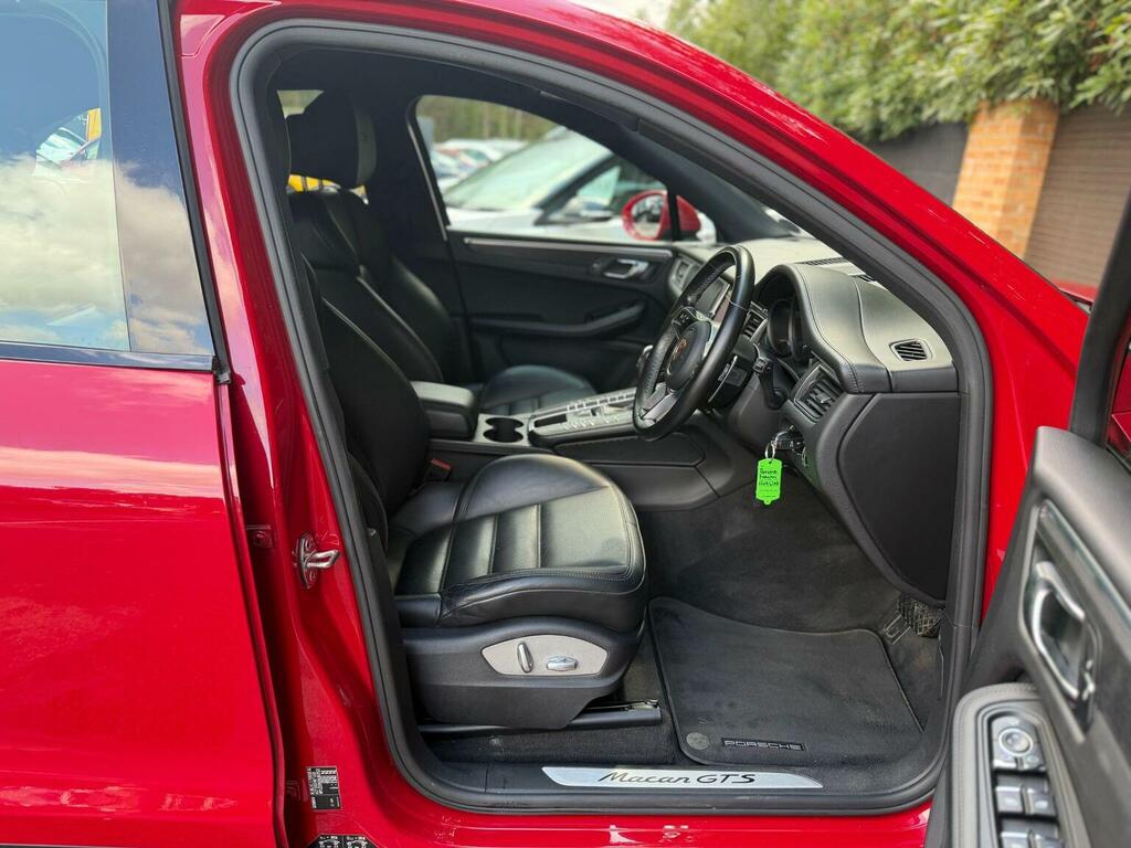 Porsche Macan Suv White #25