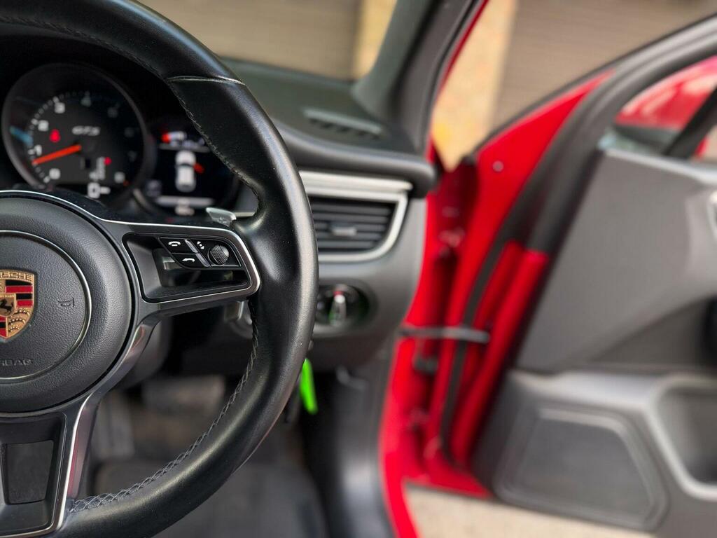 Porsche Macan Suv White #30