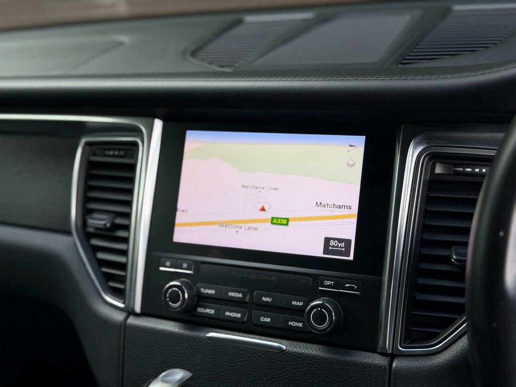 Porsche Macan Suv White #11