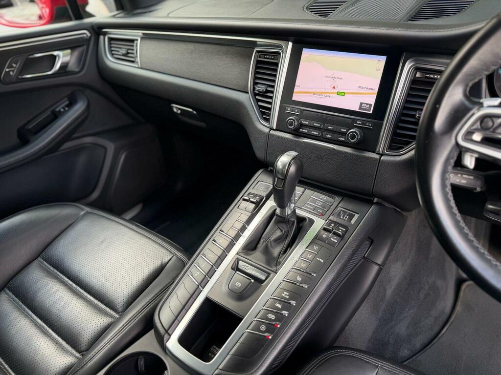 Porsche Macan Suv White #10