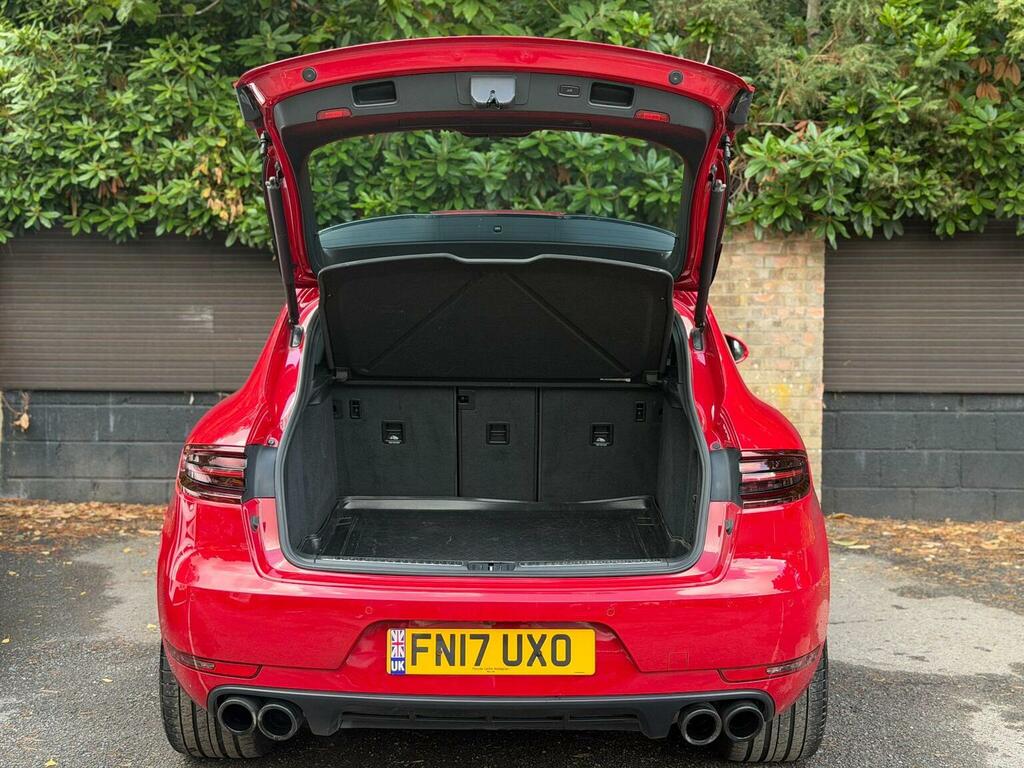 Porsche Macan Suv White #7