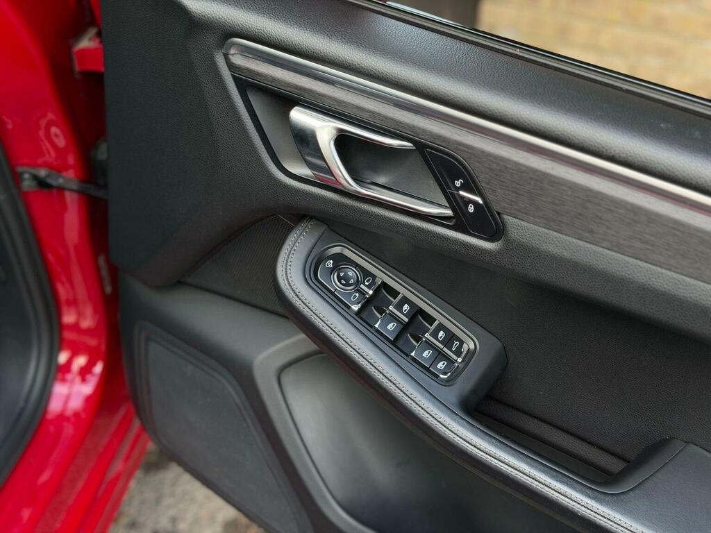 Porsche Macan Suv White #27