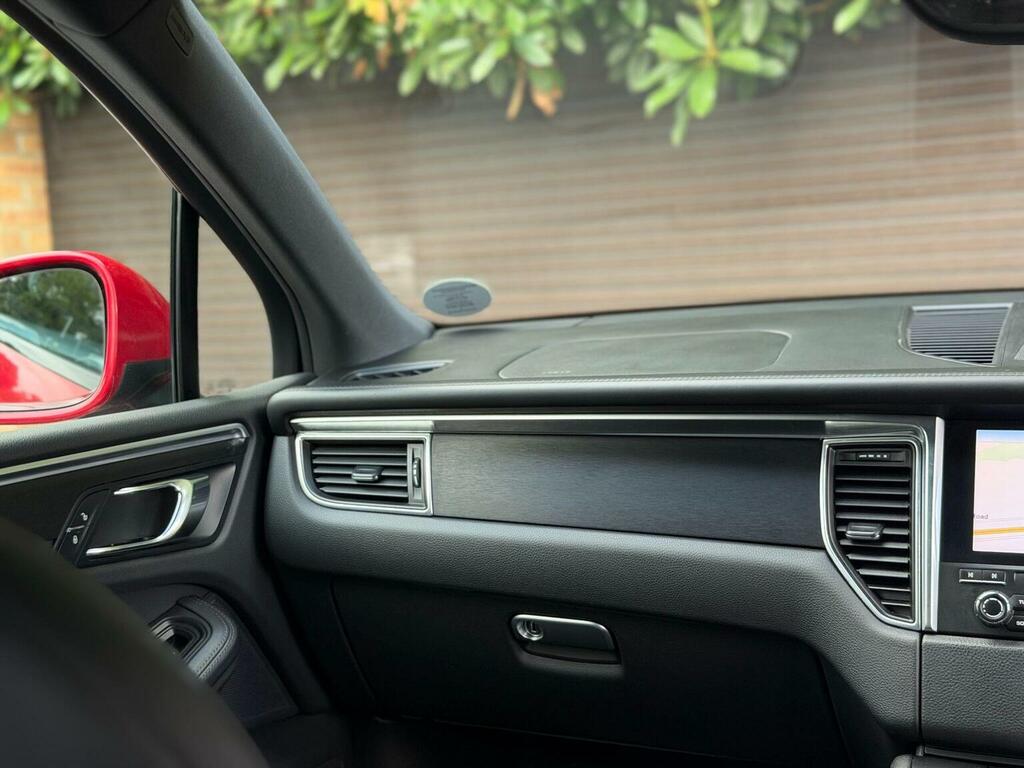 Porsche Macan Suv White #34