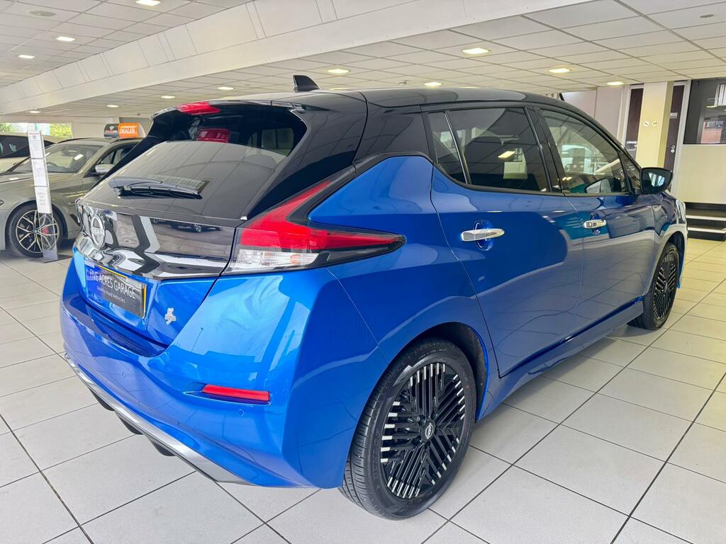 Nissan Leaf Hatchback Blue #4