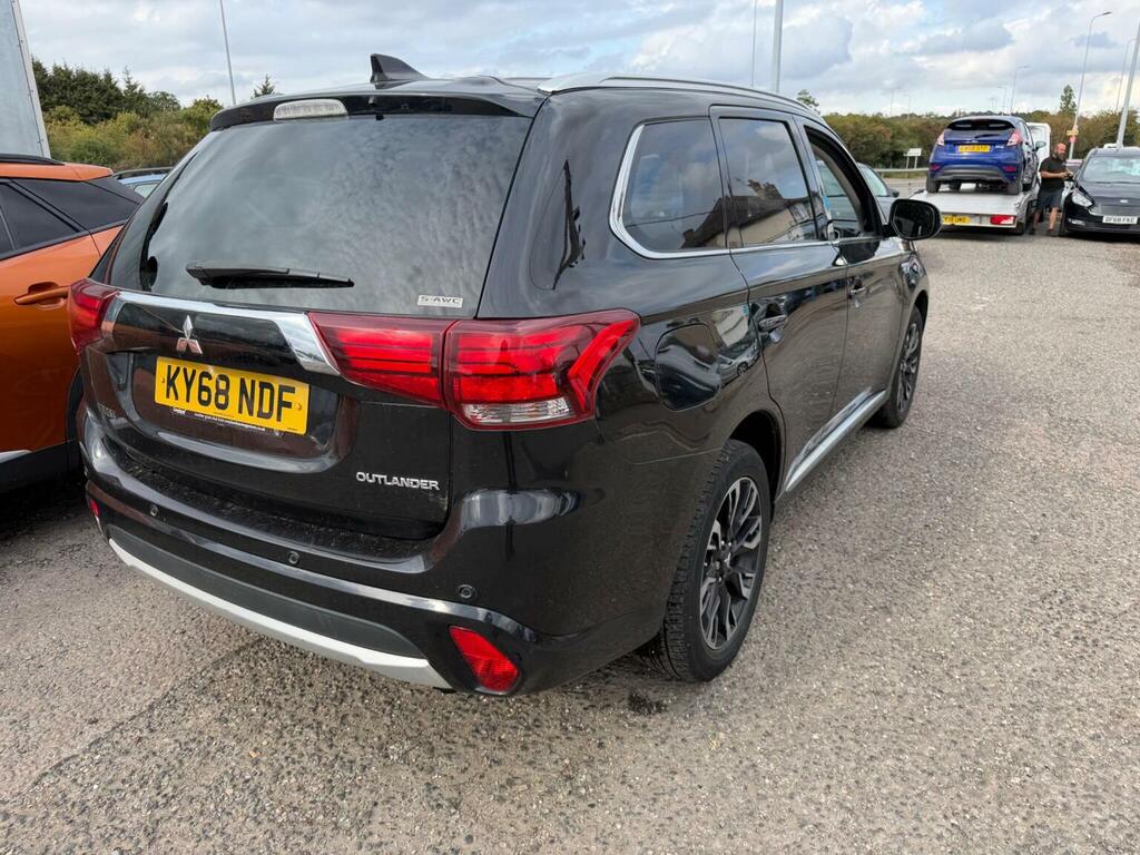 Mitsubishi Outlander 2.0H 12Kwh 4Hs Cvt 4Wd Euro 6 Ss Black #6