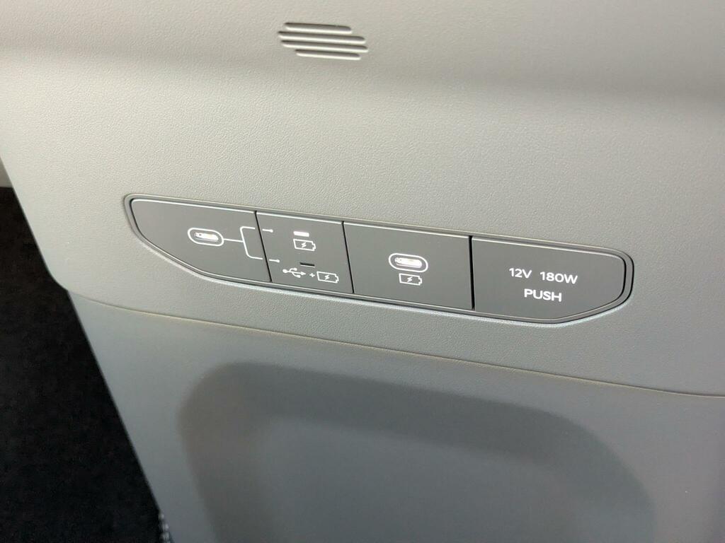 Kia EV9 Gt-line S White #35