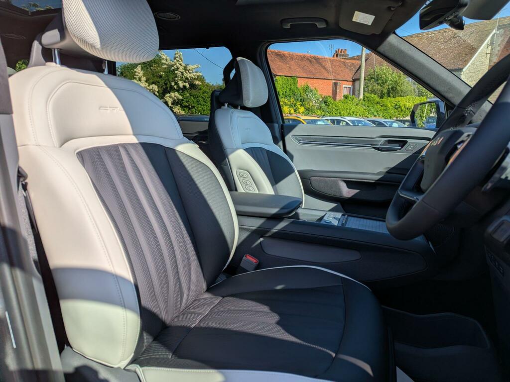Kia EV9 Gt-line S White #17