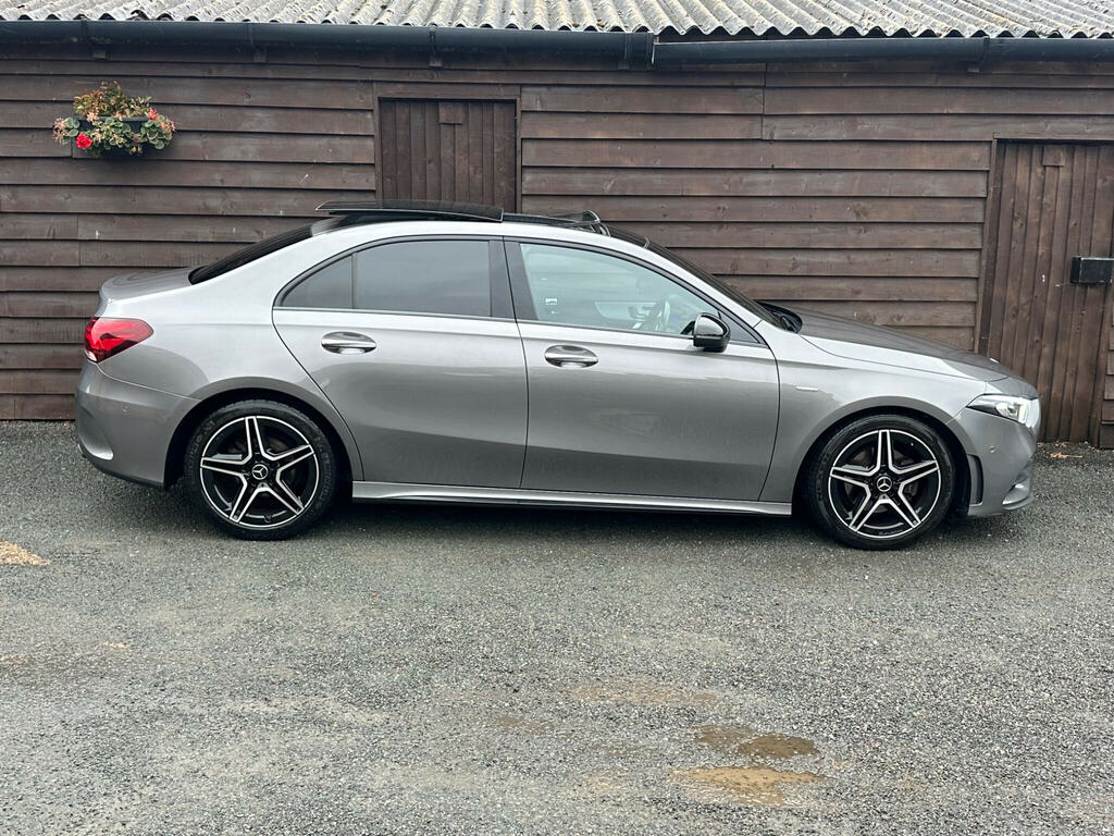 Mercedes-Benz A Class 1.3 A180 Amg Line Edition Premium Plus 7G-dct Eu Grey #3