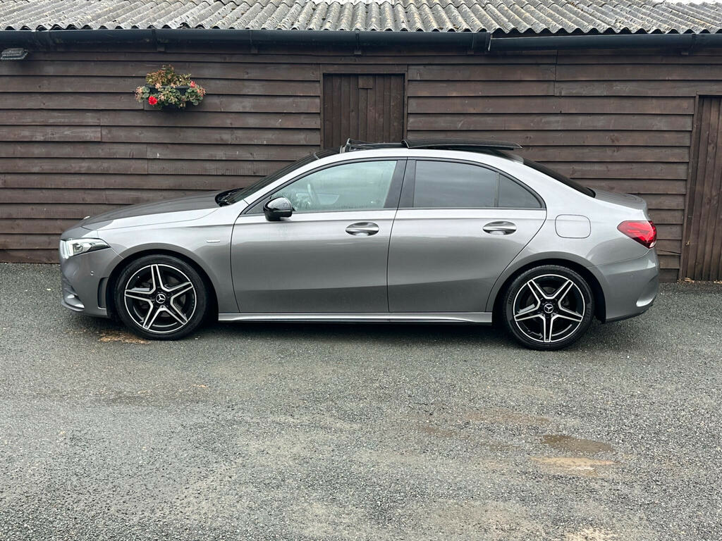 Mercedes-Benz A Class 1.3 A180 Amg Line Edition Premium Plus 7G-dct Eu Grey #4