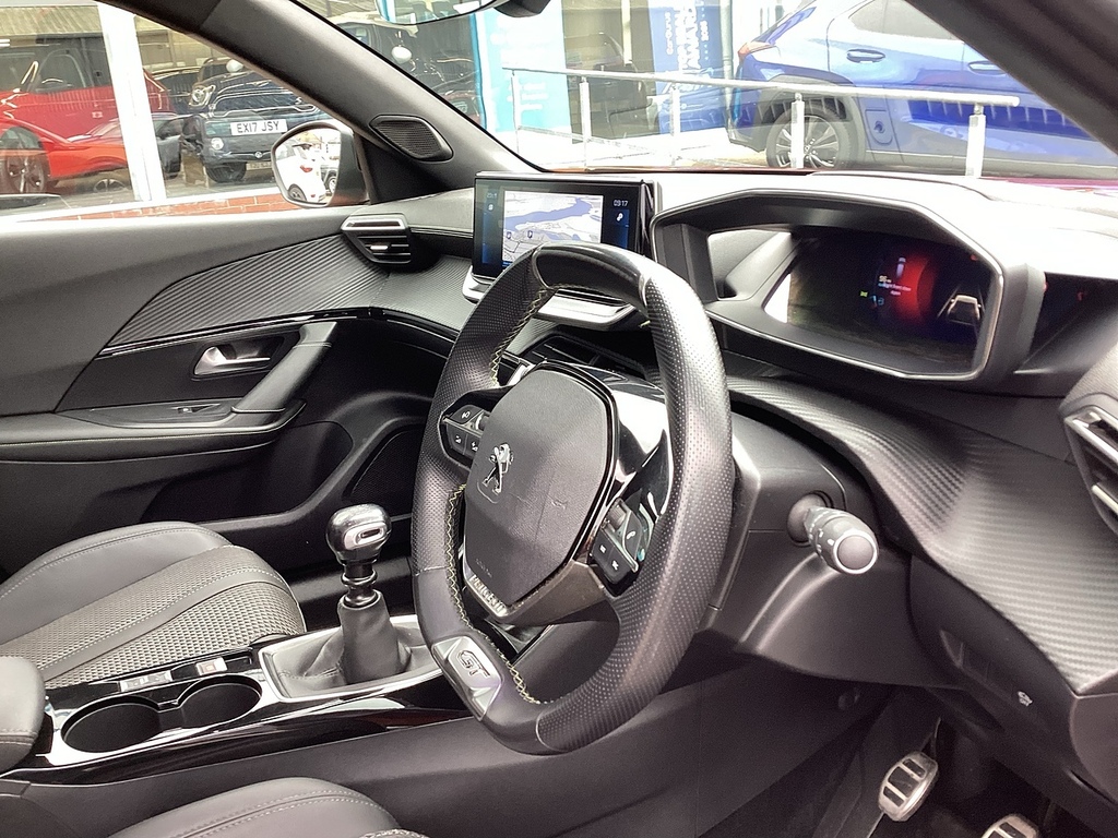 Peugeot 2008 Puretech Gt MD23XGL Orange #6