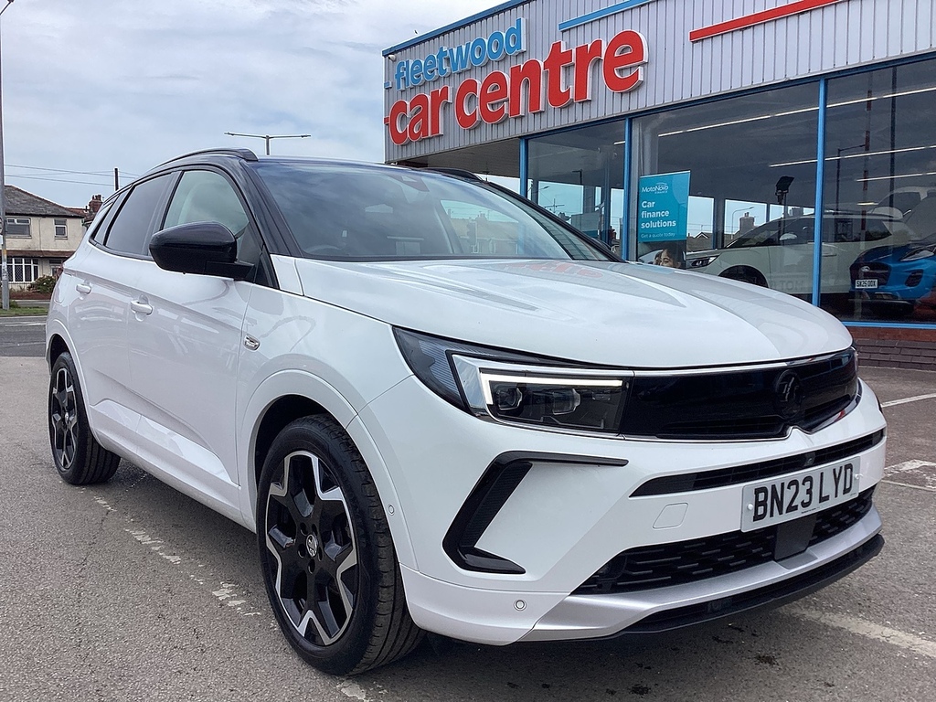 Vauxhall Grandland Turbo Ultimate White