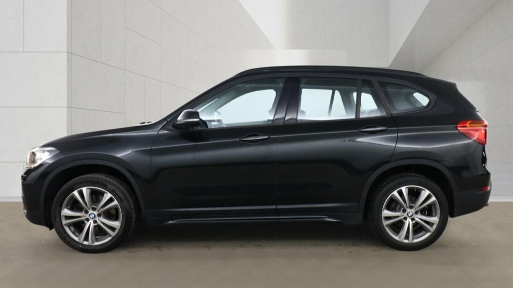 BMW X1 2L Sport Black #6