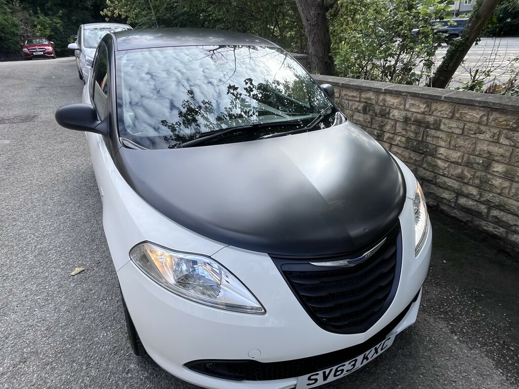 Chrysler Ypsilon Hatchback  #18