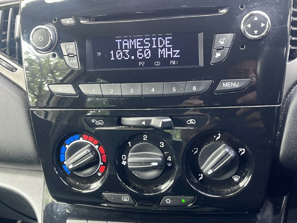 Chrysler Ypsilon Hatchback  #22