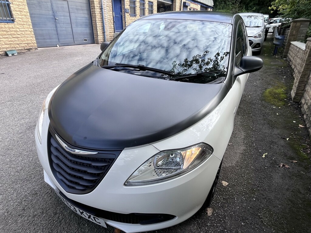 Chrysler Ypsilon Hatchback  #19
