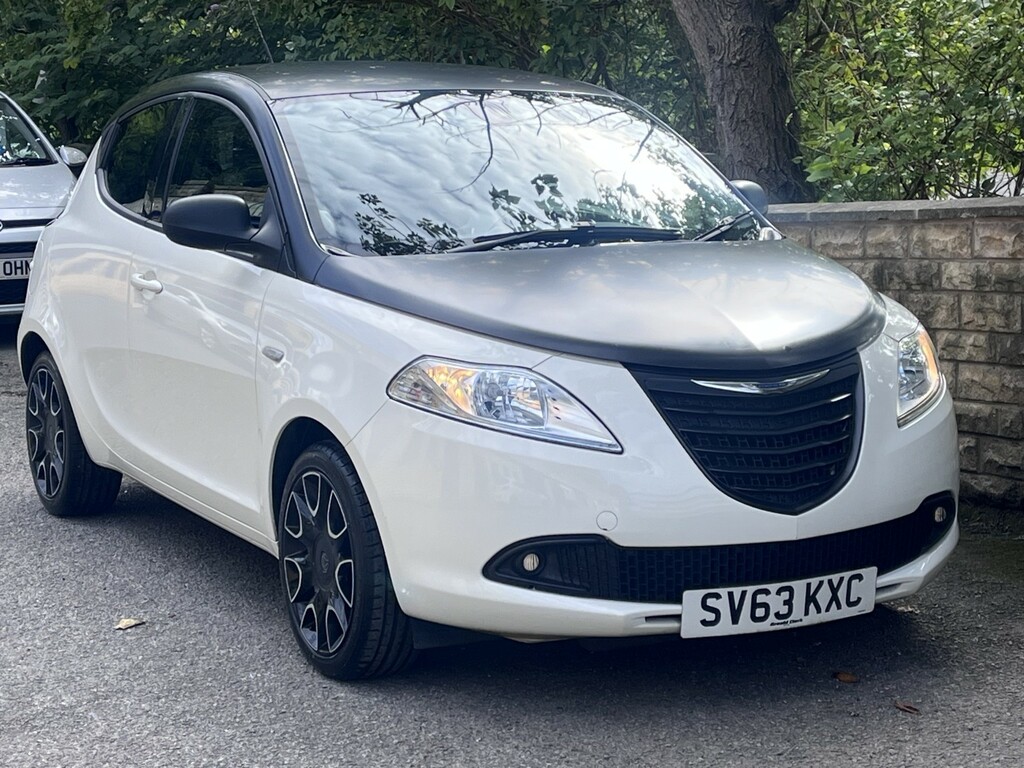 Chrysler Ypsilon 1.2 S-series Hatchback Euro 5 S SV63KXC White