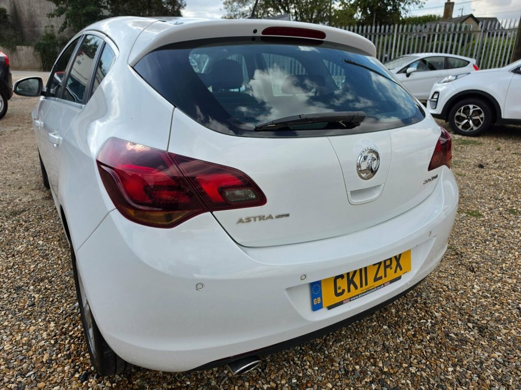 Vauxhall Astra 2L Sri CK11ZPX White #6