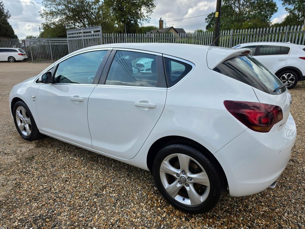 Vauxhall Astra 2L Sri CK11ZPX White #4