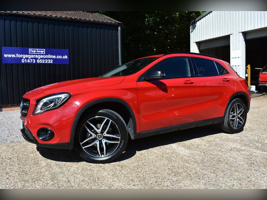 Mercedes-Benz GLA Class 1.6 Gla180 Urban Edition Suv Eur Red