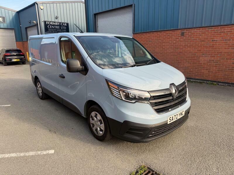 Renault Trafic 2.0-Dci-blue-sl28-business-l1-h1-euro-6-ss-5dr Blue
