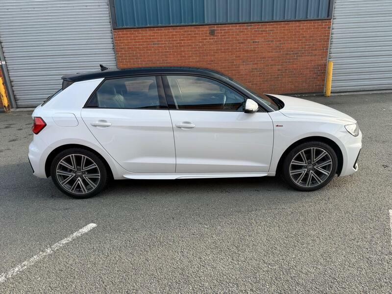 Audi A1 1.5-Tfsi-35-s-line-sportback-s-tronic-euro-6-ss White #2
