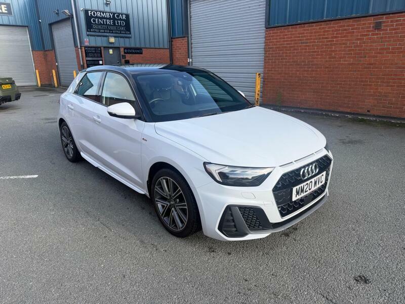 Audi A1 1.5-Tfsi-35-s-line-sportback-s-tronic-euro-6-ss White
