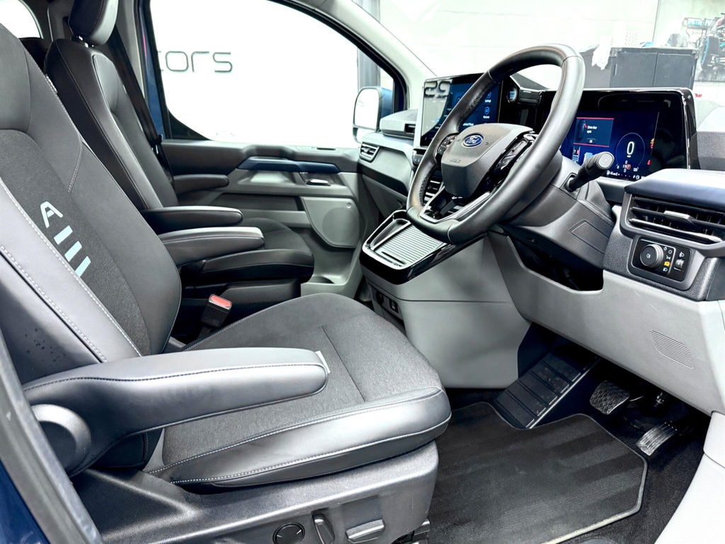 Ford Tourneo Custom Active 8 Black #12