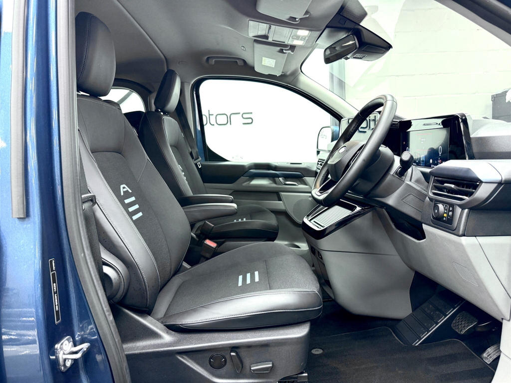 Ford Tourneo Custom Active 8 Black #11