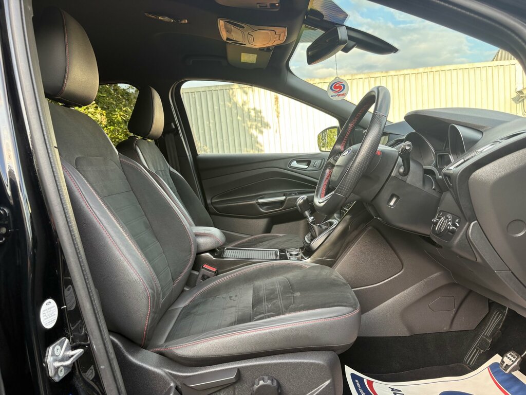 Ford Kuga 1.5 Tdci St-line Suv Euro 6 Ss Black #4