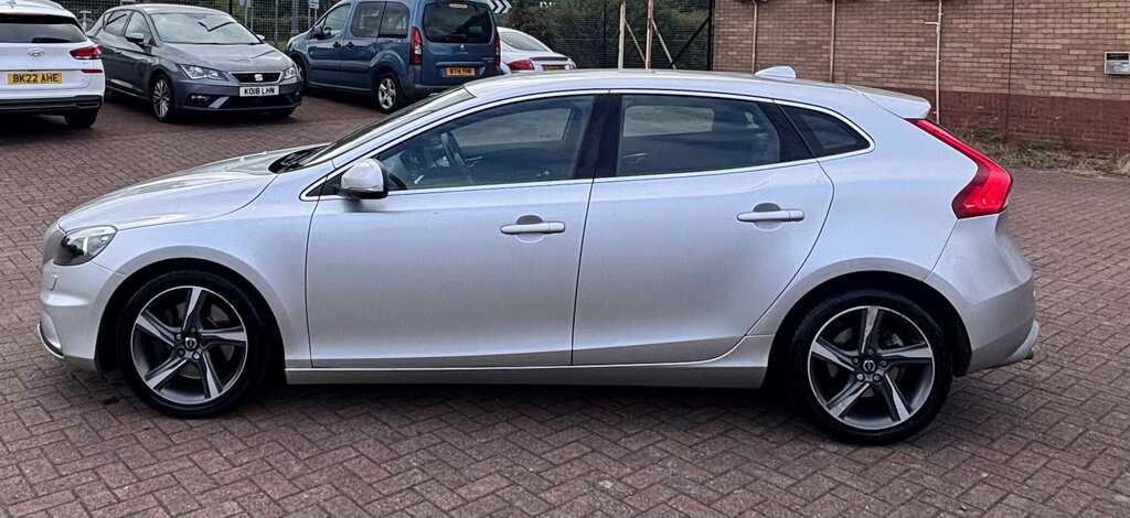 Volvo V40 2.0 D2 R-design Hatchback Euro 6 Silver #5