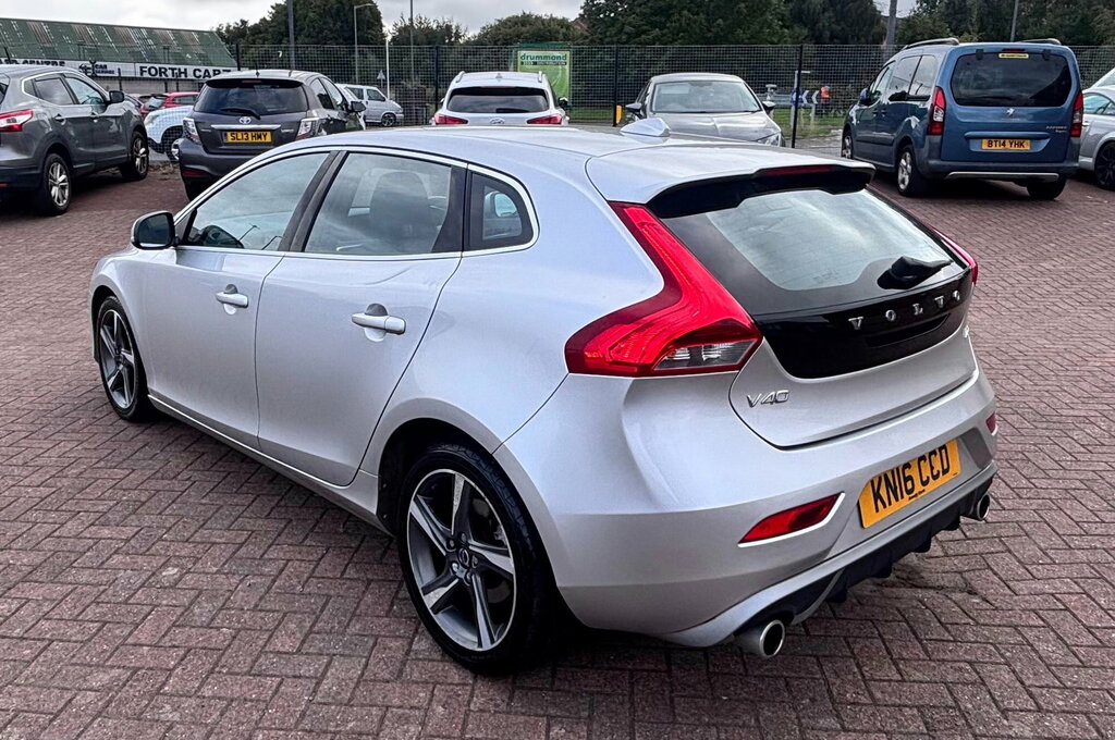 Volvo V40 2.0 D2 R-design Hatchback Euro 6 Silver #6