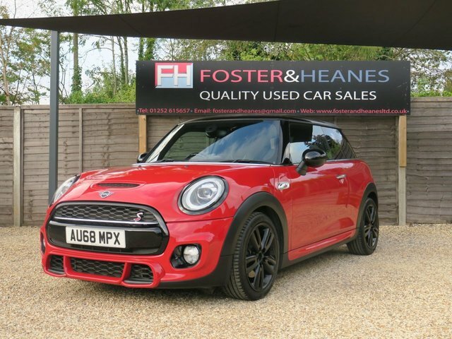 Mini Hatch 2.0 Cooper S Sport Hatchback Steptronic AU68MPX Red