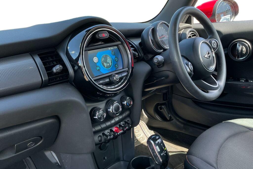 Mini Convertible 1.5 Cooper Classic II LR69HXZ Red #4